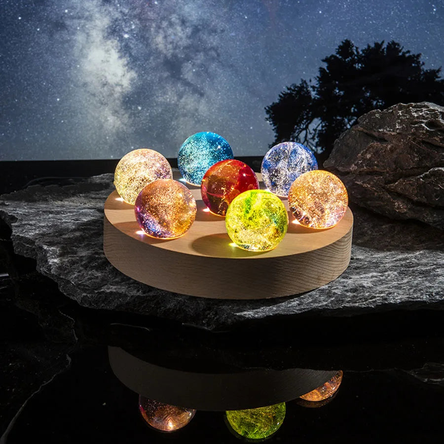 Bunte Glassternkugel Leuchtender Planet